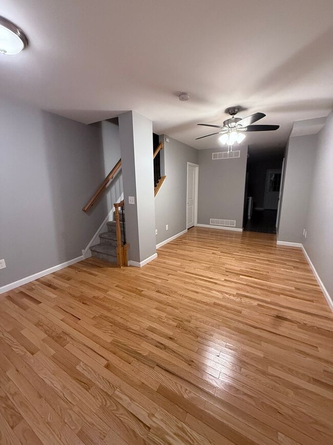 933 Broad St in Emmaus, PA - Building Photo - Building Photo