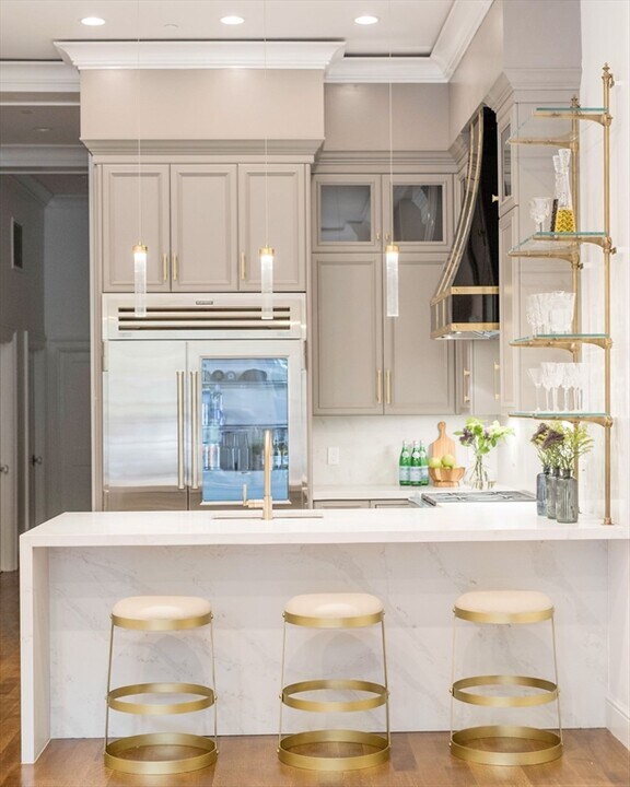 288 Commonwealth Ave in Boston, MA - Building Photo