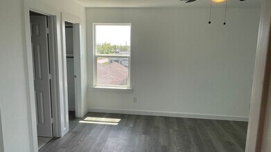 9746 Garcroft St in Houston, TX - Foto de edificio - Building Photo