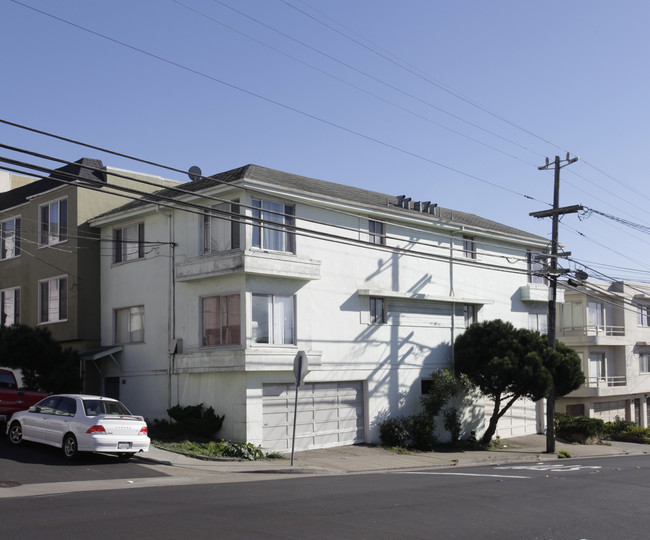 100 E Moltke St in Daly City, CA - Building Photo - Building Photo