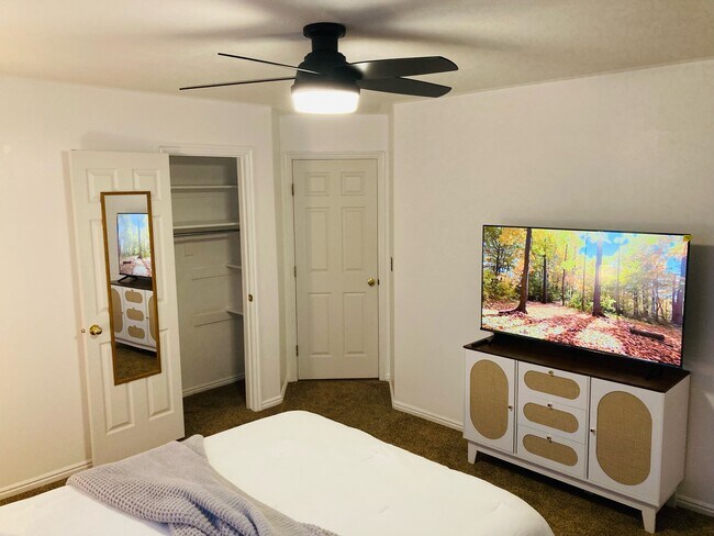 1545 S Ash Creek Dr, Unit Co-living House Female