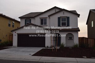 4329 Gentry Wy in Rocklin, CA - Building Photo