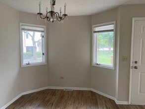 1146 Courtland Dr in Buffalo Grove, IL - Foto de edificio - Building Photo