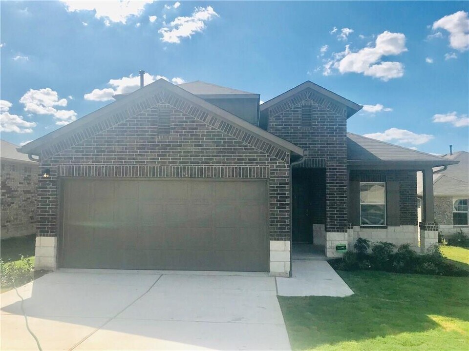10908 Gonzales Ranger Pass in Austin, TX - Building Photo