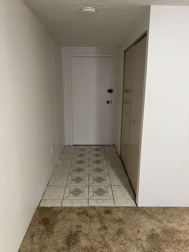 33 Lodgen Ct, Unit 3H in Malden, MA - Foto de edificio - Building Photo