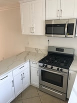 6151 Fountain Ave in Los Angeles, CA - Building Photo