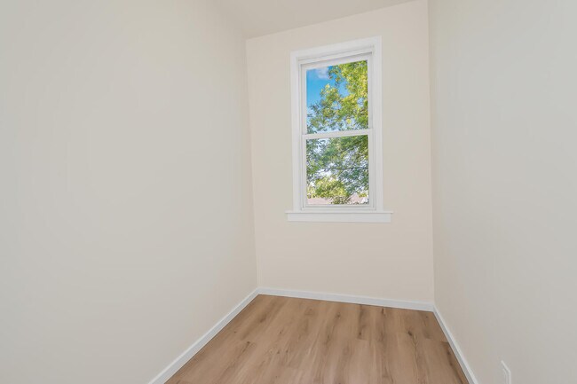 130 Glover Ave in Yonkers, NY - Building Photo - Building Photo