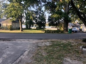 321 Lakeside Dr in Walkerton, IN - Building Photo - Building Photo