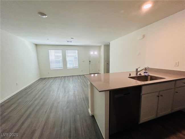 9916 Tangerine Hls St in Las Vegas, NV - Building Photo - Building Photo