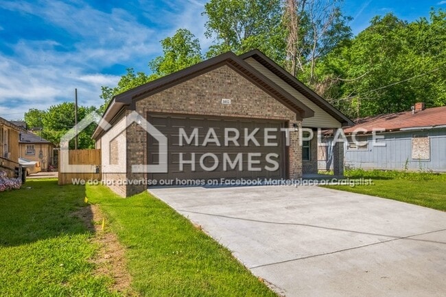 property at 1402 W 11th St