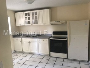 1761 Windsor Dr in North Palm Beach, FL - Building Photo - Building Photo