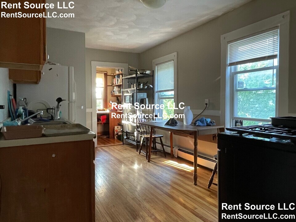18 Cherry St in Somerville, MA - Building Photo