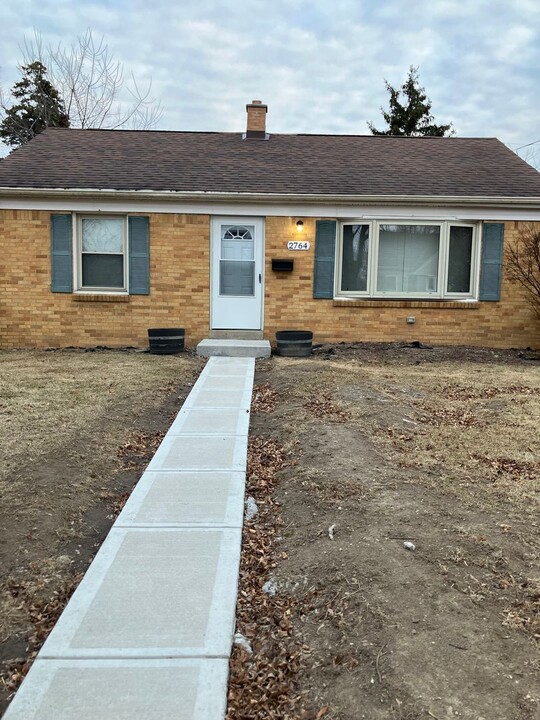 2764 S 52nd Pl in Milwaukee, WI - Building Photo