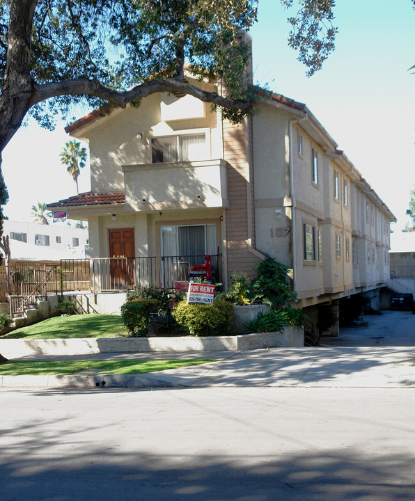 107 Chester Ave in Pasadena, CA - Foto de edificio