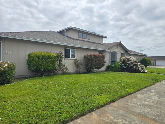 3651 E St in Eureka, CA - Building Photo - Building Photo
