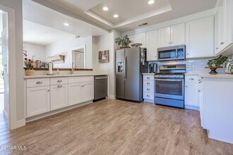 264 Ridgeton Ln in Simi Valley, CA - Building Photo - Building Photo