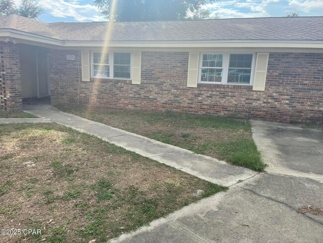 property at 102 Hershel Ct