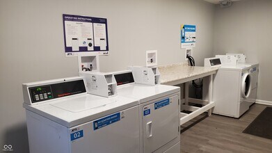 129 W Hendricks St in Shelbyville, IN - Building Photo - Building Photo