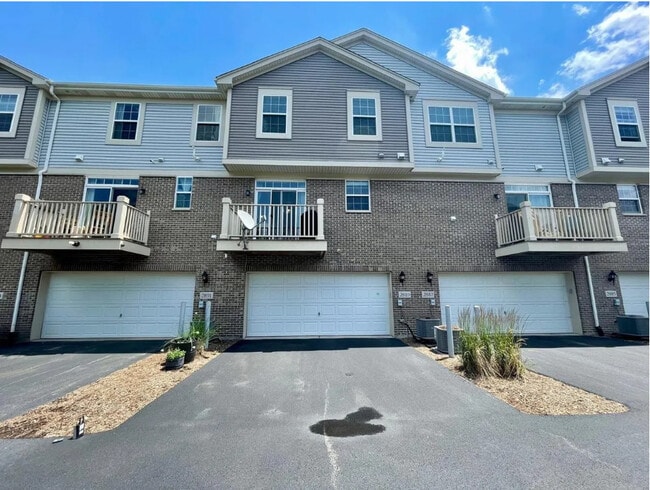 2889 Henley Ln in Naperville, IL - Building Photo - Building Photo