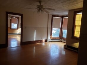 8 Sewall St, Unit 1 in Augusta, ME - Building Photo - Building Photo