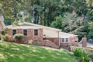 799 Marstevan Dr NE in Atlanta, GA - Building Photo
