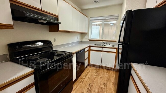 930 S Johnson St in Kennewick, WA - Building Photo - Building Photo