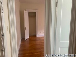 1152 Commonwealth Ave in Boston, MA - Building Photo - Building Photo