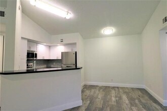 3340 Pinewalk Dr N in Margate, FL - Building Photo - Building Photo