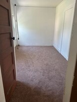 30 Wall St, Unit 30 Wall Stret Floor 2B in Coventry, CT - Building Photo