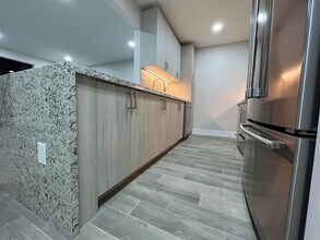 8425 NW 8th St in Miami, FL - Foto de edificio - Building Photo