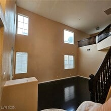 1008 Venetian Hills Ln in Las Vegas, NV - Building Photo - Building Photo