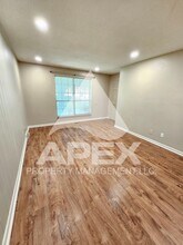 7324 Deane Hill Dr in Knoxville, TN - Building Photo - Building Photo