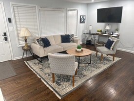 Room in House on Holly Rd NW in Atlanta, GA - Building Photo