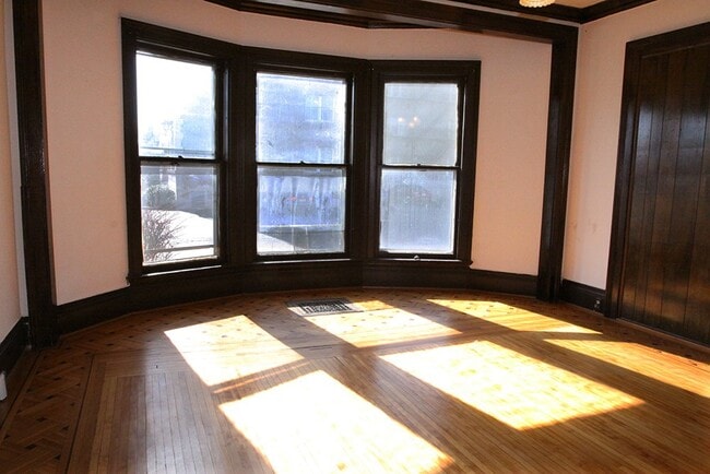 485 University Ave, Unit 1