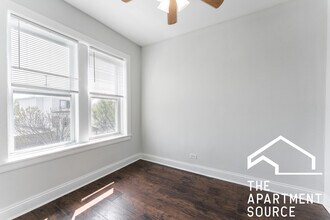 4876 W Armitage Ave in Chicago, IL - Building Photo - Building Photo