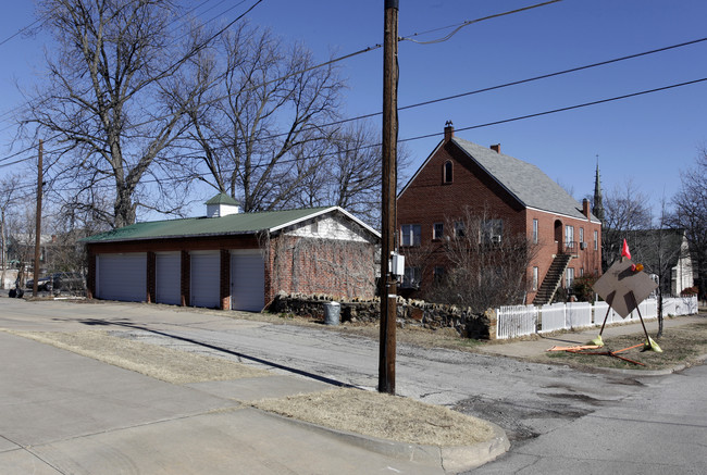 821-823 S Dewey Ave in Bartlesville, OK - Building Photo - Building Photo