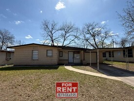 230 Craigmont Ln in San Antonio, TX - Building Photo