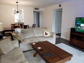 7281 Amberly Ln-Unit -401 in Delray Beach, FL - Foto de edificio - Building Photo