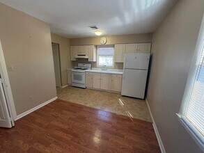 89 Center Ave, Unit 3B in Atlantic Highlands, NJ - Foto de edificio - Building Photo