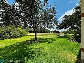 3330 Pinewalk Dr N in Margate, FL - Building Photo - Building Photo