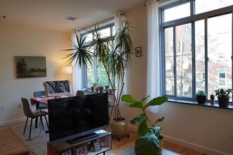 25 McWilliams Pl, Unit 205 in Jersey City, NJ - Building Photo - Building Photo