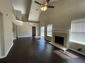 6404 Valleybrooke Ct in Arlington, TX - Building Photo - Building Photo