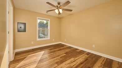 361 Crescent Dr in Springfield, TN - Building Photo - Building Photo