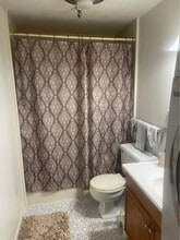 140 Captain Thomas Blvd, Unit 502 in West Haven, CT - Foto de edificio - Building Photo