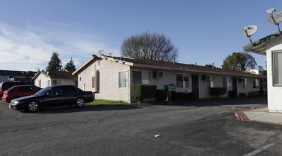 1345 W Stoneridge Ct in Ontario, CA - Building Photo - Building Photo