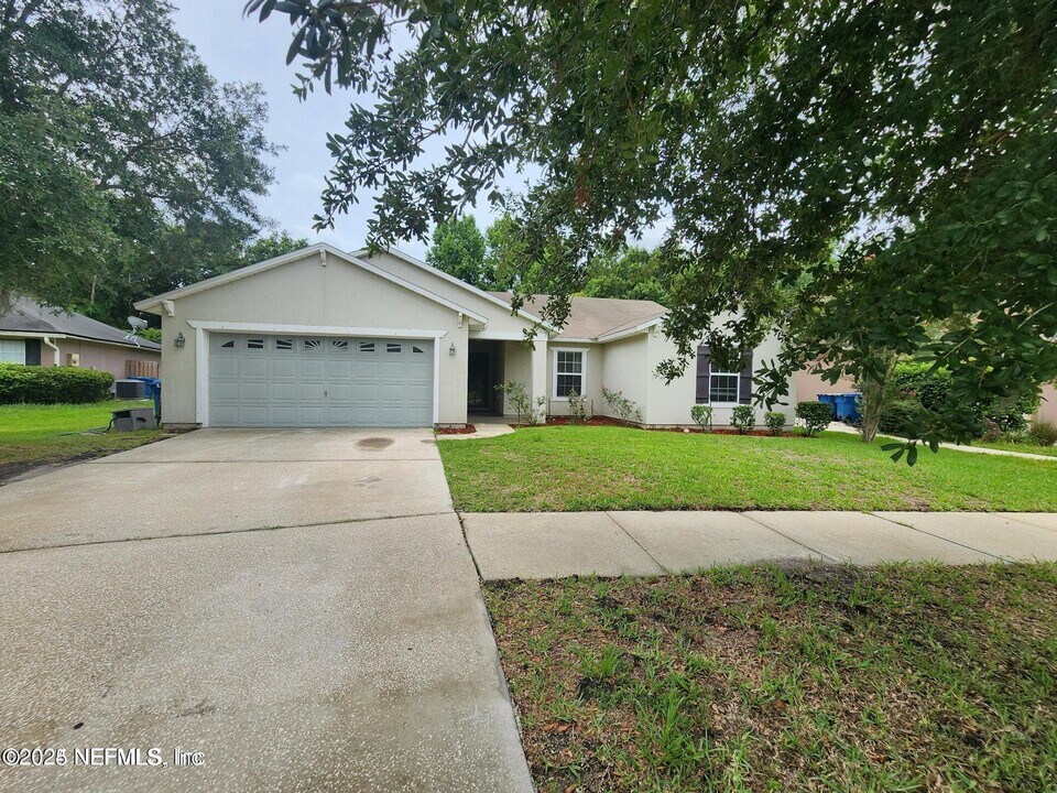 2522 Victoria Point Dr in Jacksonville, FL - Building Photo