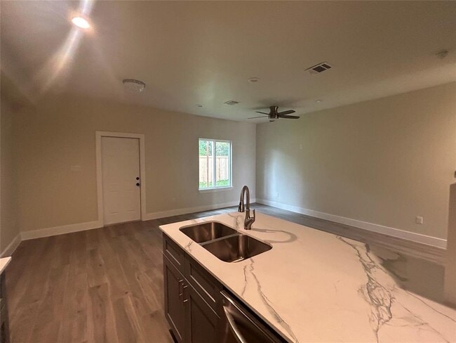 5718 Harbrook Dr in Houston, TX - Building Photo - Building Photo