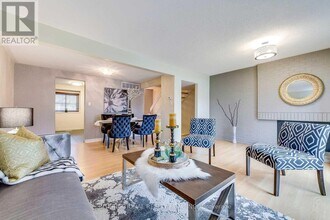 6855 Glen Erin Dr in Mississauga, ON - Building Photo - Building Photo