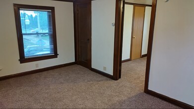 812 1/2 E Kimberly Ave, Unit 812.5 in Kimberly, WI - Foto de edificio - Building Photo