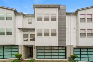 13665 SE 67th Pl. in Newcastle, WA - Building Photo